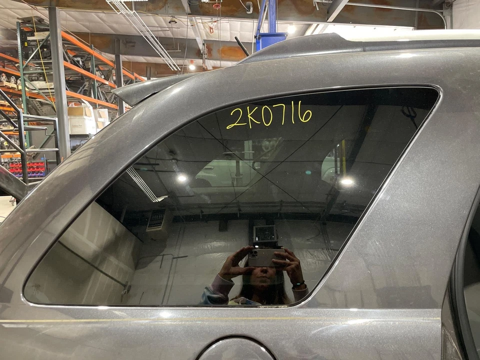 07-09 EQUINOX Cuarto de Cristal/Ventana Derecha Bloqueo Remoto (opcional AP8) Foto 1 de 1