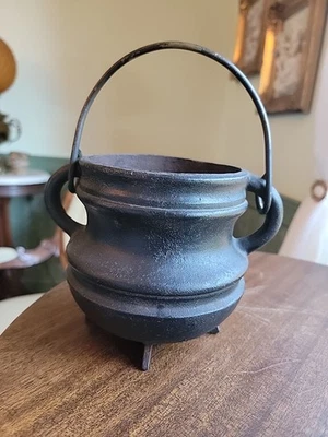 Antique Primitive Early Americana Cast Iron Cauldron Pot~Farmhouse Country Black - Image 1 of 4