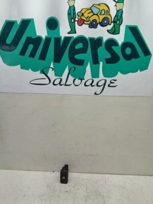 2002 Land Rover Freelander Front Window Switch - Image 1 of 4