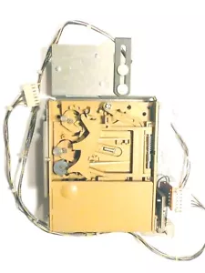 ROWE INTERNATIONAL MODEL R-90 JUKEBOX parte: FUNZIONANTE - MECCANISMO A MONETA - Foto 1 di 1