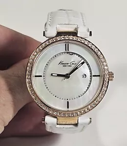 Kenneth Cole Women's Classics KC2676 White Crocodile Leather Quartz Watch - Picture 1 of 5