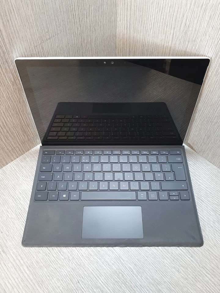 Microsoft Surface Pro 4 12.3" M3-6Y30 @ 0.9GHz 4GB RAM 128GB SSD Grade C EJ1102 - Image 1 of 4