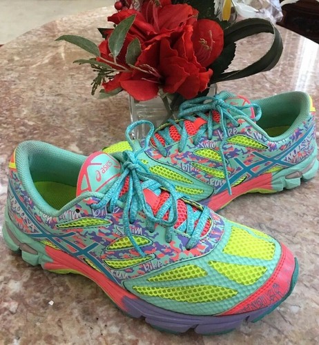 Scarpe da corsa Asics GEL Noosa Tri 10 GS blu rosa verde per bambina taglia 7 #C523N ottime condizioni