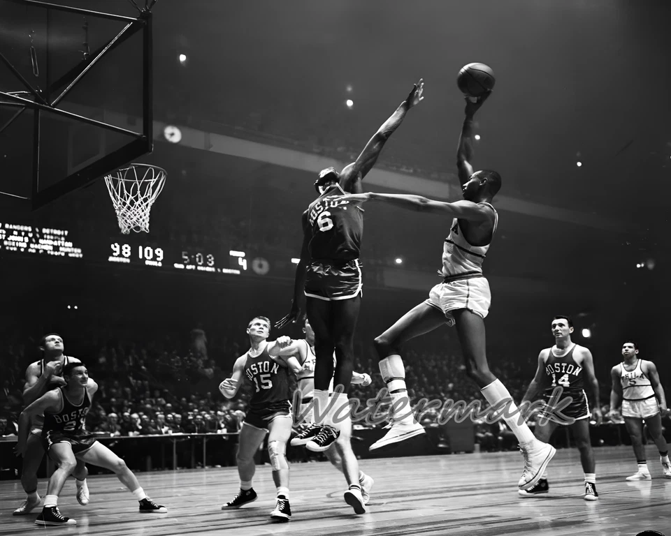 NBA 1960 年比尔·拉塞尔波士顿凯尔特人队 VS 威尔特·张伯伦 8 X 10 照片图片 — 第 1/1 张图片
