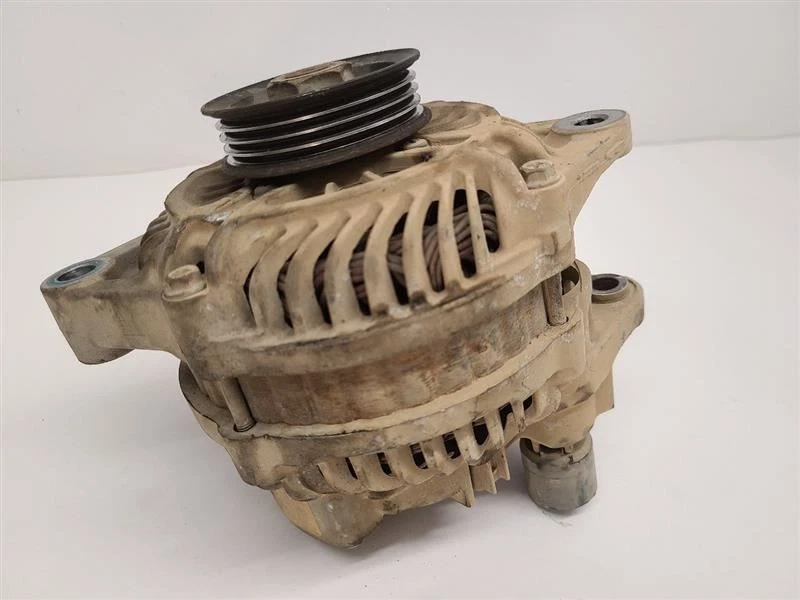 Alternador Chrysler PT Cruiser 2006-2010 05033343AA        Foto 1 de 4