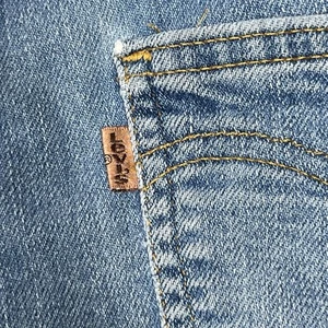 Vintage Levi’s ORANGE TAB Action Jeans Mens 32x25.5 Medium Blue Great Fading - Picture 1 of 21