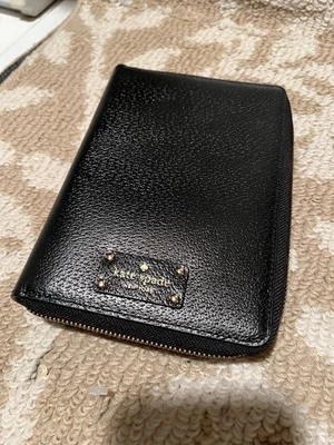 Planificador de anillos personal Kate Spade Wellesley negro Foto 1 de 4