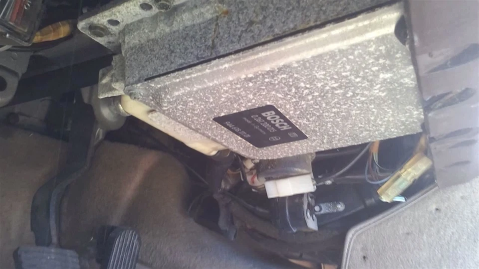 Módulo de control electrónico ECM del motor VIN 7 compatible con 83-85 PORSCHE 944 29743409 Foto 1 de 4