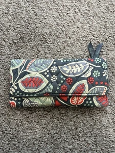 Portafoglio Vera Bradley Nomadic floreale triplo portafoglio trapuntato slot carte cerniera - Foto 1 di 4