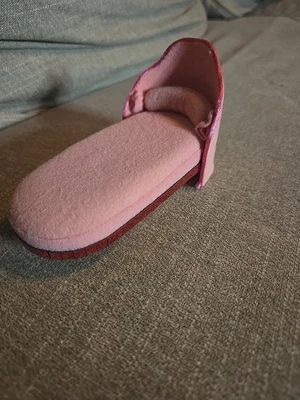 Mueble de dormitorio miniatura vintage rosa chaise lounge casa de muñecas RARO  Foto 1 de 4