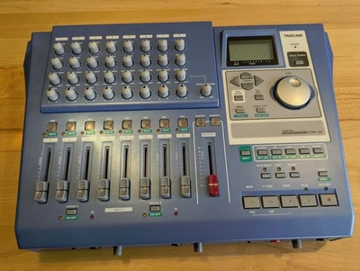 Tascam Digital Recorder DP-01 Portastudio 8-Spur - Bild 1 von 4
