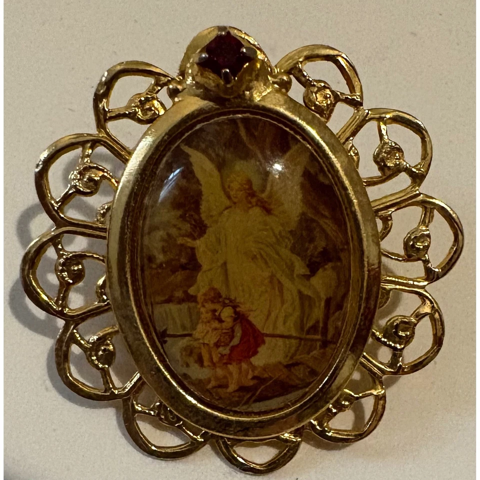 Винтажная брошь на булавке с овальной камеей ангел-хранитель с ребенком религиозный золотистый цвет - Изображение 1 из 4