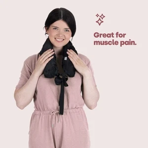 LIVIVO 2L Wärmflasche schwarz Bommel Gittergewebe waschbarer Bezug Schmerzlinderung - Bild 1 von 9