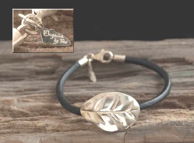 Artículo de Coleccionista TOUS Pulsera Hoja ~ SS con Cordón de Cuero con Certificado de Autenticidad Original Auténtico Foto 1 de 4