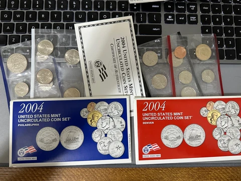 2004 Mint Set Original Envelope 22 Brilliant Uncirculated US Coins Cover