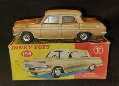 VINTAGE CAST IRON 196 HOLDEN SPECIAL SEDAN DINKY SUPERTOYS ENGLAND MECCANO 1950 - Image 1 of 4