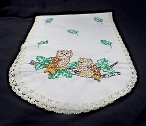VINTAGE~HANDMADE~EMBROIDERED~OWLS~DOILEY~DRESSER SCARF~OVAL RUNNER~ 12" x 35" - Picture 1 of 12