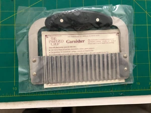 NEW Pampered Chef 4428 Garnisher - Picture 1 of 2