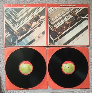 THE BEATLES-RED 1962-66-ORIGINAL UK ISSUE 2 x LP SET ON APPLE RECORDS-1973-G.CON - Picture 1 of 5