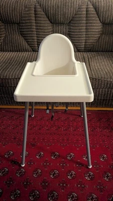 Silla alta Ikea Antilop con bandeja y cojín Foto 1 de 4
