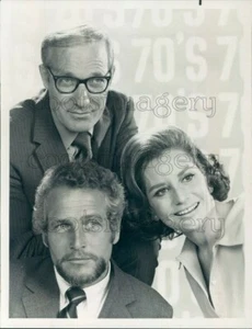 1969 Press Photo Actor Paul Newman TV Correspondent Frank McGee Barbara Walters - Picture 1 of 2