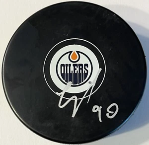 Corey Perry Signed Autographed Edmonton Oilers Logo Hockey Puck PSA/DNA - Picture 1 of 2