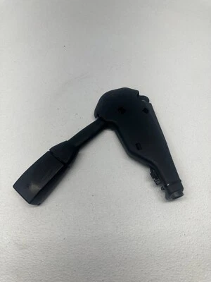 BMW E38 740i 740iL 1995-2001 hebilla de cinturón de seguridad del lado del pasajero delantero derecho OEM Foto 1 de 4