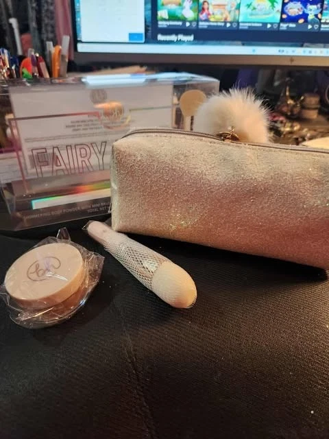 Bh Cosmetics Fairy Lights Shimmering Body Powder With Brush & Sequin Bag NIB - Image 1 of 1