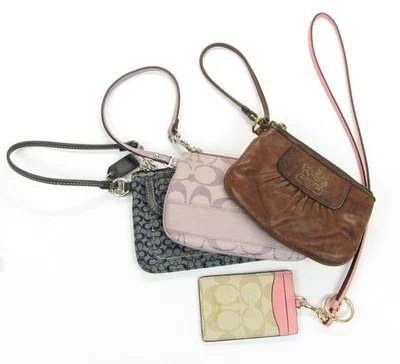 Lote de 3 Muñequeras Coach y Porta Identificación - Azul, Marrón, Lila, Rosa Foto 1 de 4