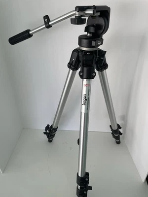 Bogen Manfrotto Professional Tripod 3126 Fluid Head with 3011 Legs - Image 1 of 4