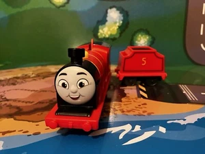 Trackmaster JAMES All Engines Go Thomas & Friends Motorised Battery Train - Picture 1 of 4