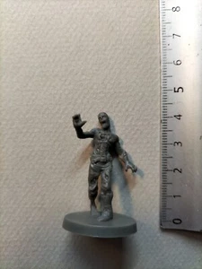 ZOMBIE  UNDEAD MINIATURE   / / DUNGEON SAGA ORIGINS/MANTIC G70 - Imagen 1 de 1