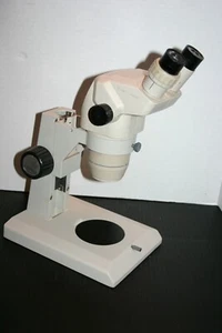 Olympus SZ-30 Stereozoom Microscope 18-80X on Desktop Stand - Picture 1 of 5