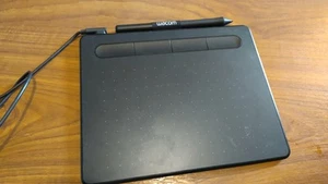 WACOM Intuos CTL-4100K Small Black – Creative Pen Tablet with pen - Zdjęcie 1 z 3