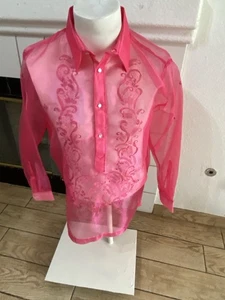 Barong Tagalog Herren rosa Trachtenhemd Größe L. Neu ohne Etikett - Bild 1 von 9