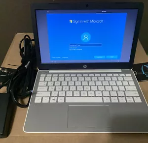 HP Stream Laptop 11-ak0035nr Intel Celeron N4020 1.10GHZ 4GB RAM 32GB eMMC - Imagen 1 de 5