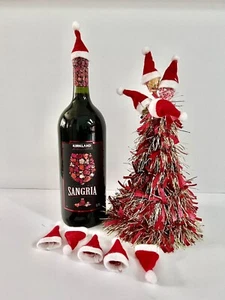 25 MINI🎄CHRISTMAS🎄SANTA 🎅🏼TINY HATS TOPPERS FOR WINE~ LOLLIPOPS~CRAFTS - Picture 1 of 9