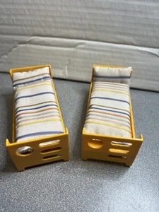 F-P Dollhouse  Vintage (2) Beds Bed Hong Kong - Picture 1 of 8