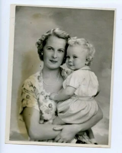 9 x 7 Original Marcus Adams Foto Mrs. Joan Collins mit ihrem Sohn Richard  - Bild 1 von 2