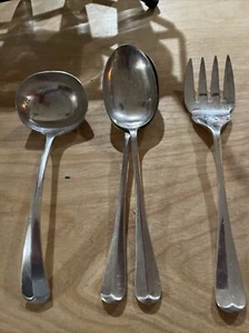 4 porzioni piatto argento, 2 cucchiai, 1 forchetta, lavello regina Anna/rattail, Inghilterra - Foto 1 di 5