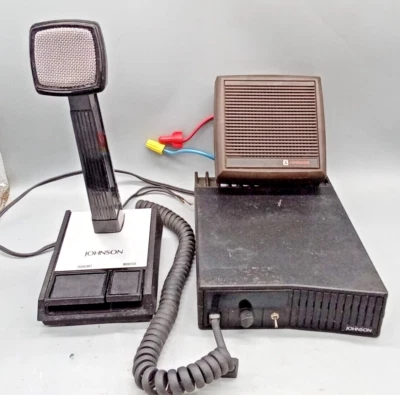 E.F Johnson 242-8600 Base Station Radio with Microphone + Speaker - Image 1 of 4