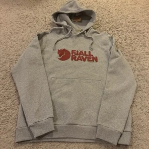 NWT Men’s Fjallraven Logo Pullover Hoodie (Medium) - Picture 1 of 4