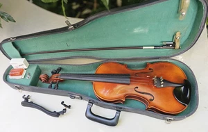 Antique Violin Copy Of Stradivarius Model 220 Made In Czechoslovakia Bow & Case - Picture 1 of 20