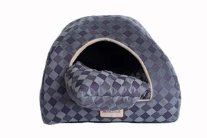 Cozy Cat Bed with Extra-Thick Cushion | Checkered Pattern | 16.5 in x 13 - Picture 1 of 6