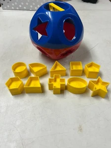 TUPPERWARE TUPPER SPIELZEUG FORM A KUGELFORMSORTIERER MIT 10 FORMEN LNW - Bild 1 von 3
