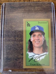 2025 Topps 205 Tyler Glasnow Mini Los Angeles Dodgers - Imagen 1 de 2