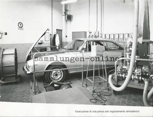 LANCIA Esecuzione Test Gas di Scarico Foto Stampa Foto Auto Photograph Automobile - Foto 1 di 2