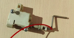 Audi A6 C5 B4 2004 fuel flap servomotor 3B0959781 - Foto 1 di 8