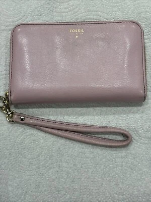Cartera de muñeca FOSSIL, cuero morado claro.  Foto 1 de 4