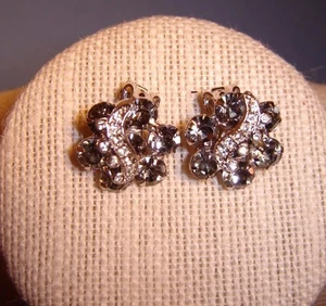 ANTIQUE WEISS SMOKEY CRYSTAL RHINESTONE CLIP ON EARRINGS - Picture 1 of 4